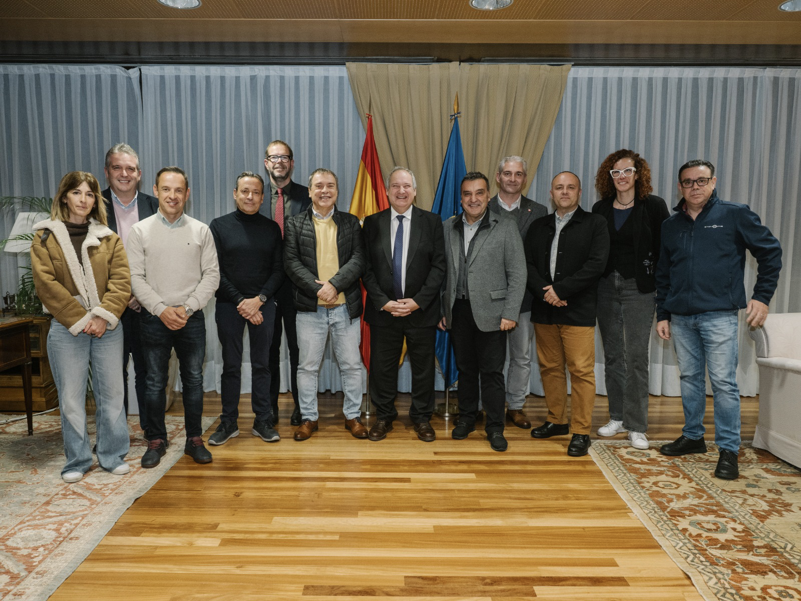 UGT FICA traslada al ministro de Industria sus propuestas para garantizar el futuro de las plantas automovilísticas instaladas en España